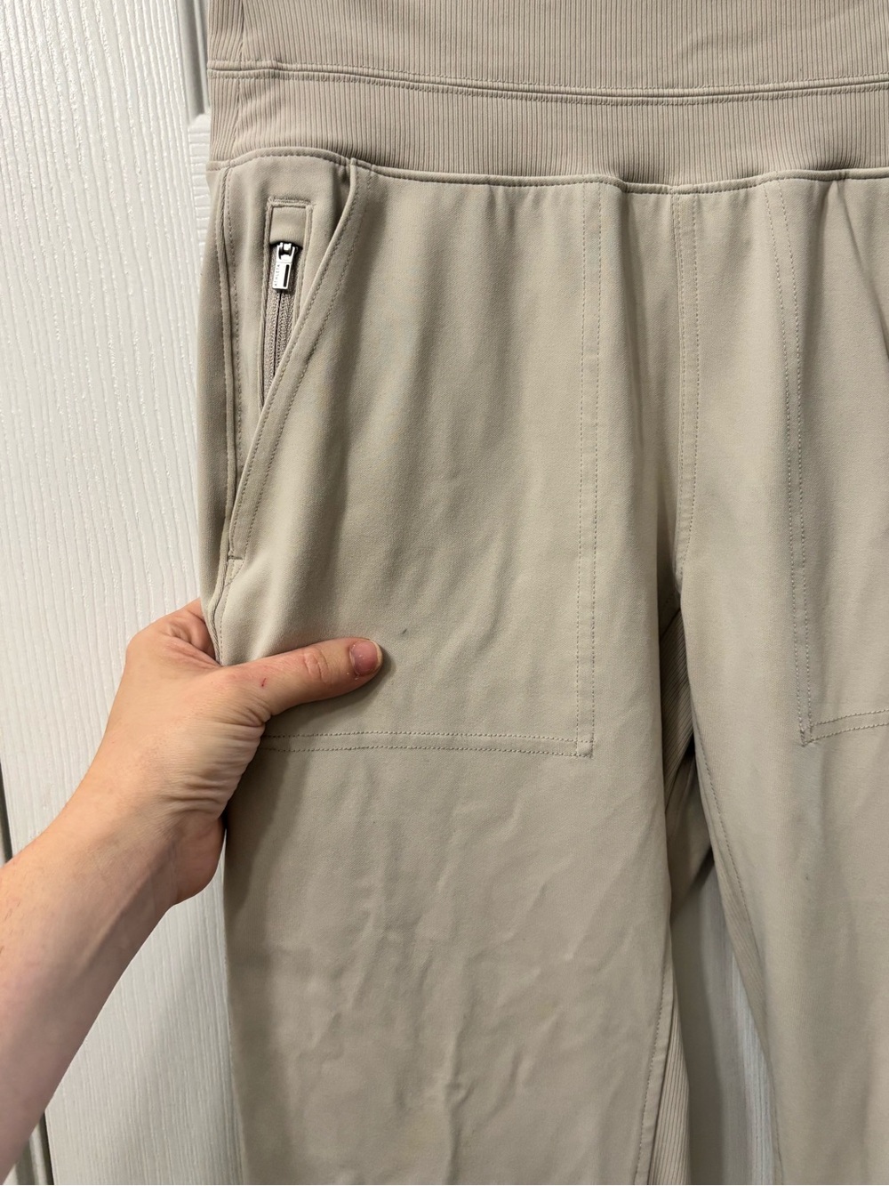 ❌SOLD❌ Athleta Venice High Rise Jogger in Color Abalone Women’s Size XS - Picture 4 of 7